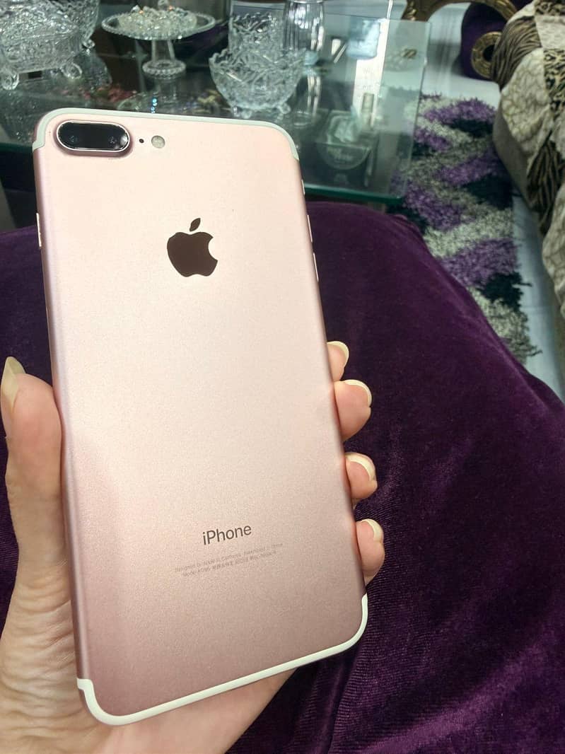 Apple iPhone 7 Plus 0