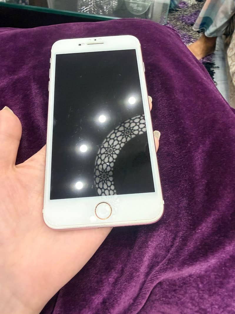 Apple iPhone 7 Plus 5