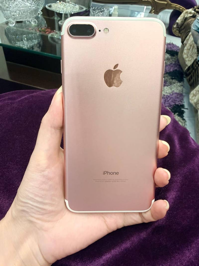 Apple iPhone 7 Plus 9