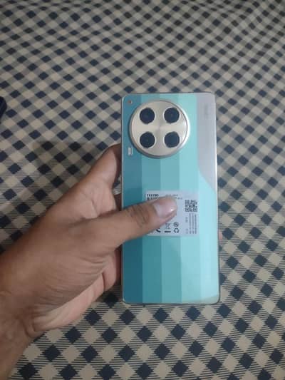 Tecno camon 30 lenvo edition