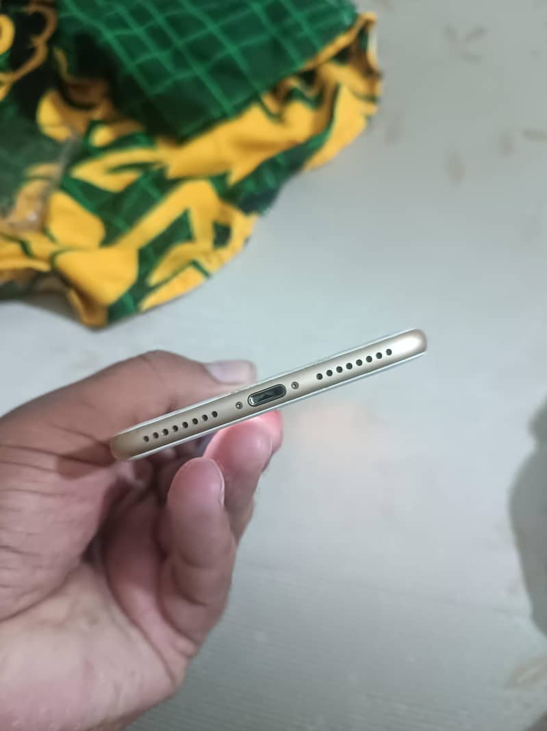 Apple iPhone 7 Plus 1