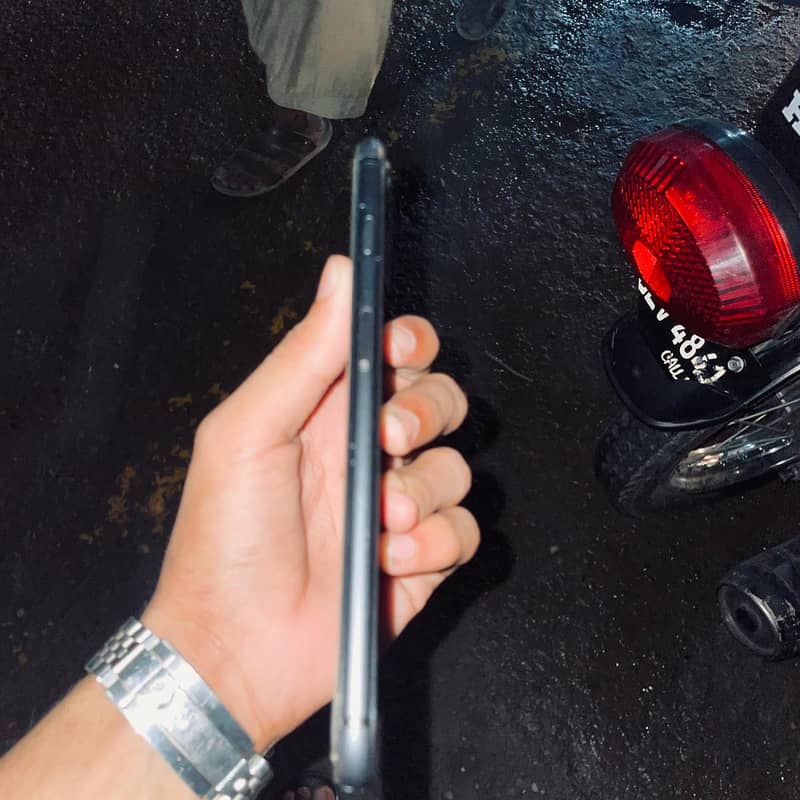 Apple iPhone 8 Plus 0