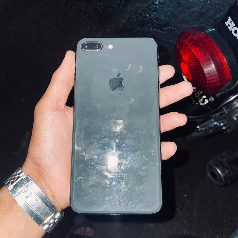 Apple iPhone 8 Plus 2