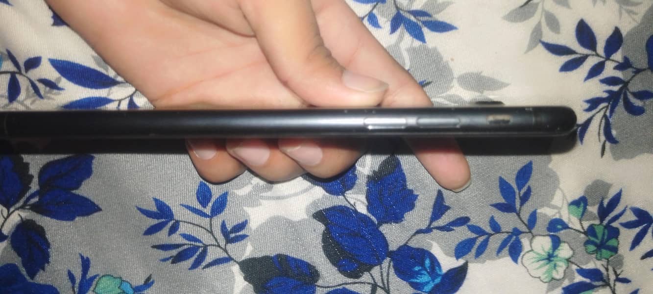 Apple iPhone 7 Plus 5