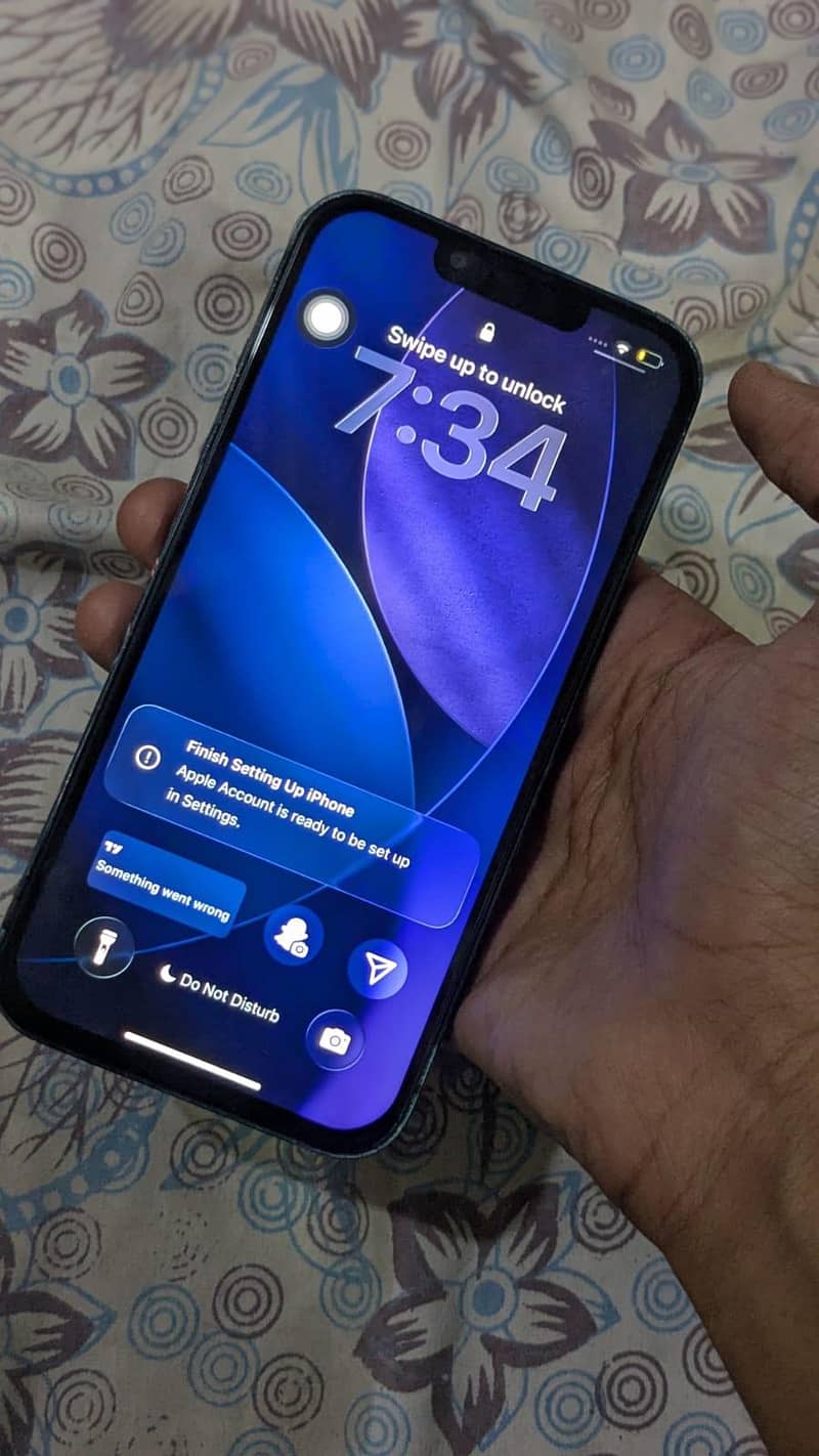Apple iPhone 13 8