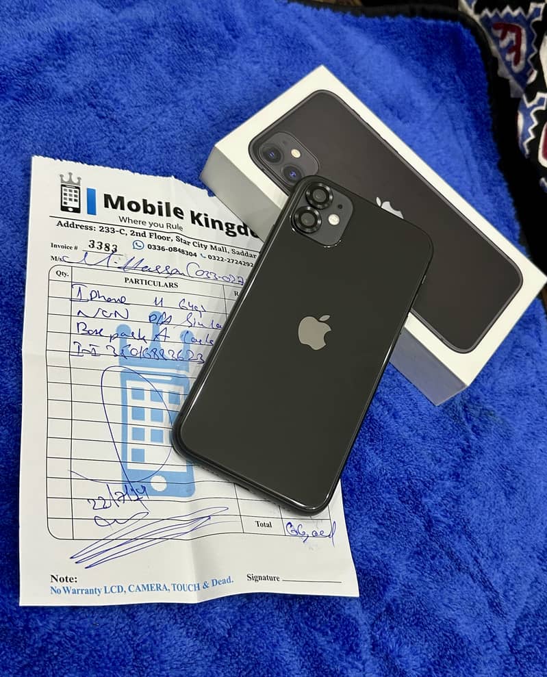 Iphone 11 box pack mint condition (Scratchless) 0