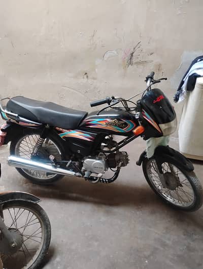Super star 100cc (model 2023) -just 3,000 KM Driven -total Genunie