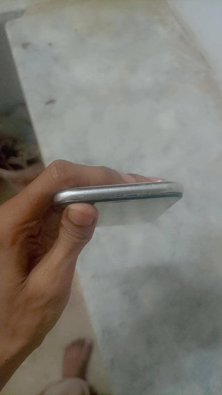 Apple iPhone X 3