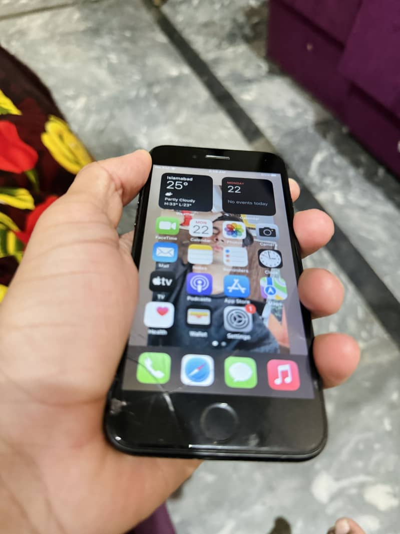 Apple iPhone 8 0