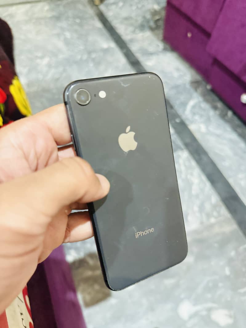 Apple iPhone 8 3
