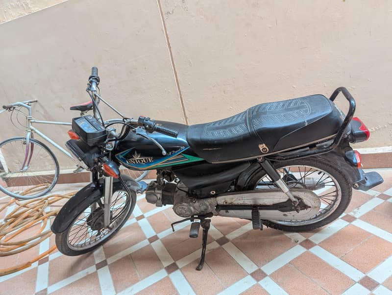 Unique CD 70 4