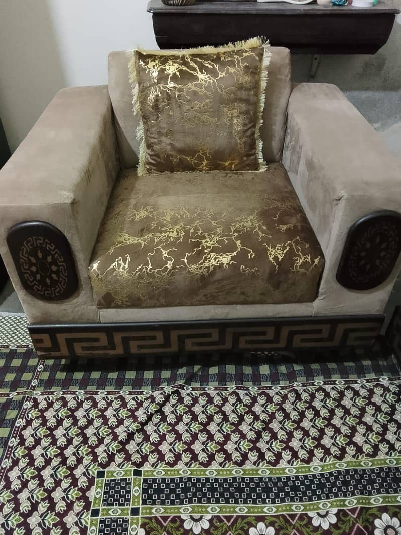 7 seater sofa 0