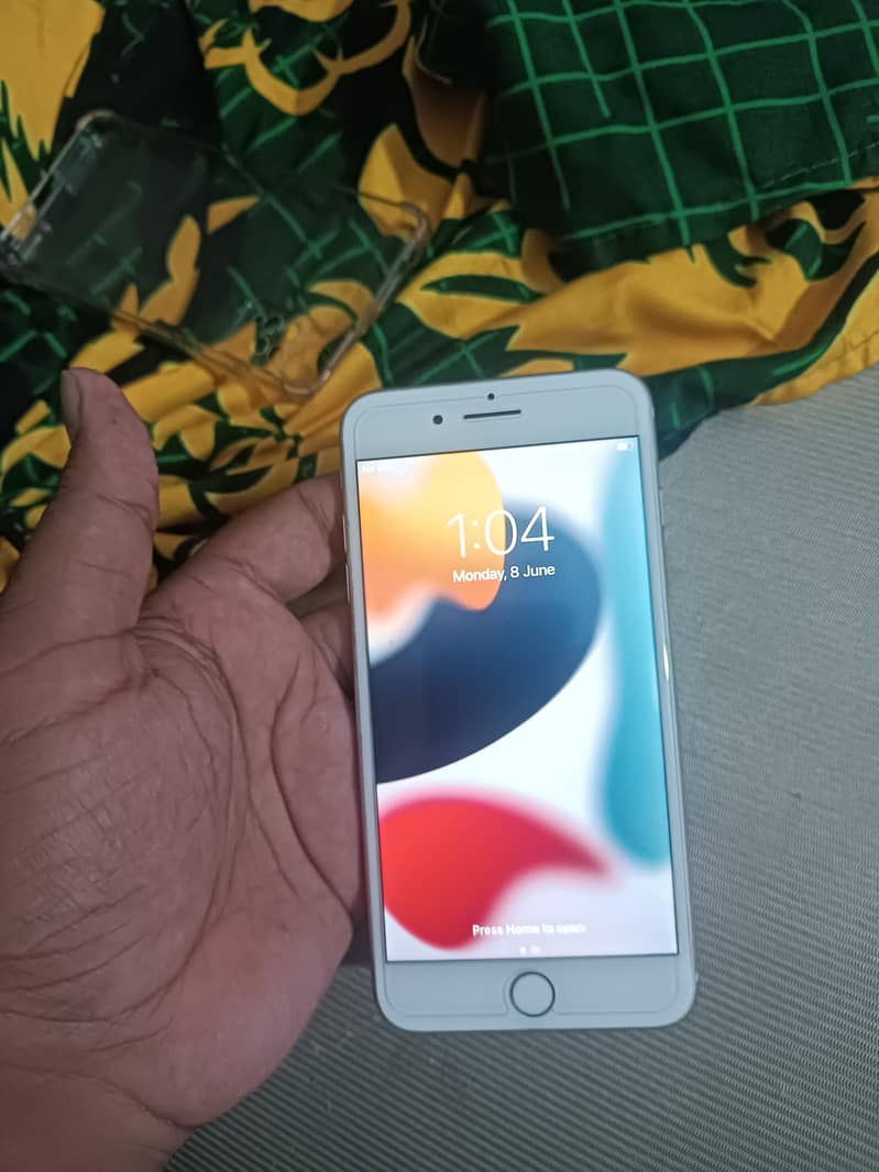 Apple iPhone 7 Plus 2