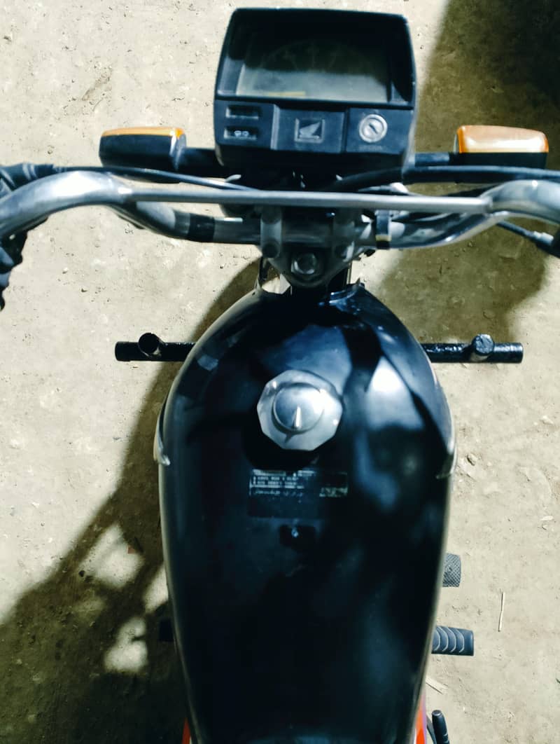 CD 70 2017 Model 5
