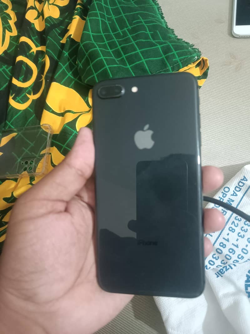 Apple iPhone 8 Plus 0