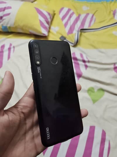 Tecno Spark 4