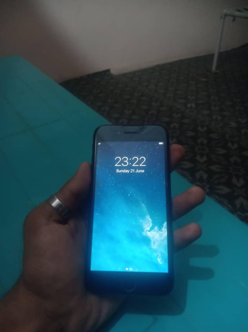 Apple iPhone 7 1