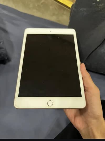 Ipad mini 5 10/9 condition with box