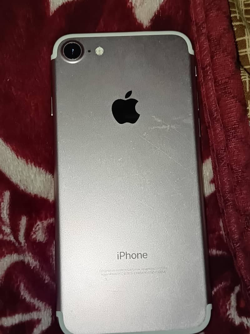 Apple iPhone 7 1