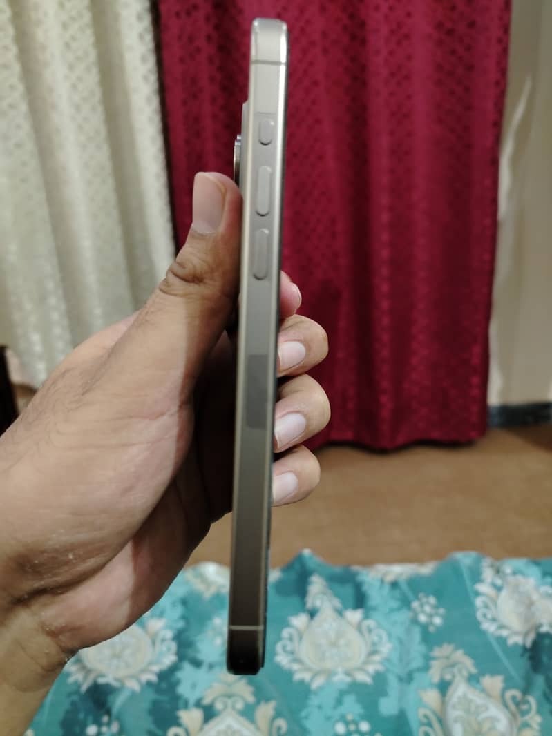 iPhone 15 pro max 5