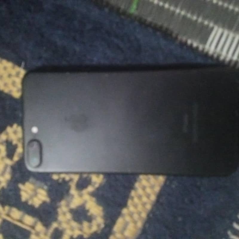 Apple iPhone 7 Plus 0