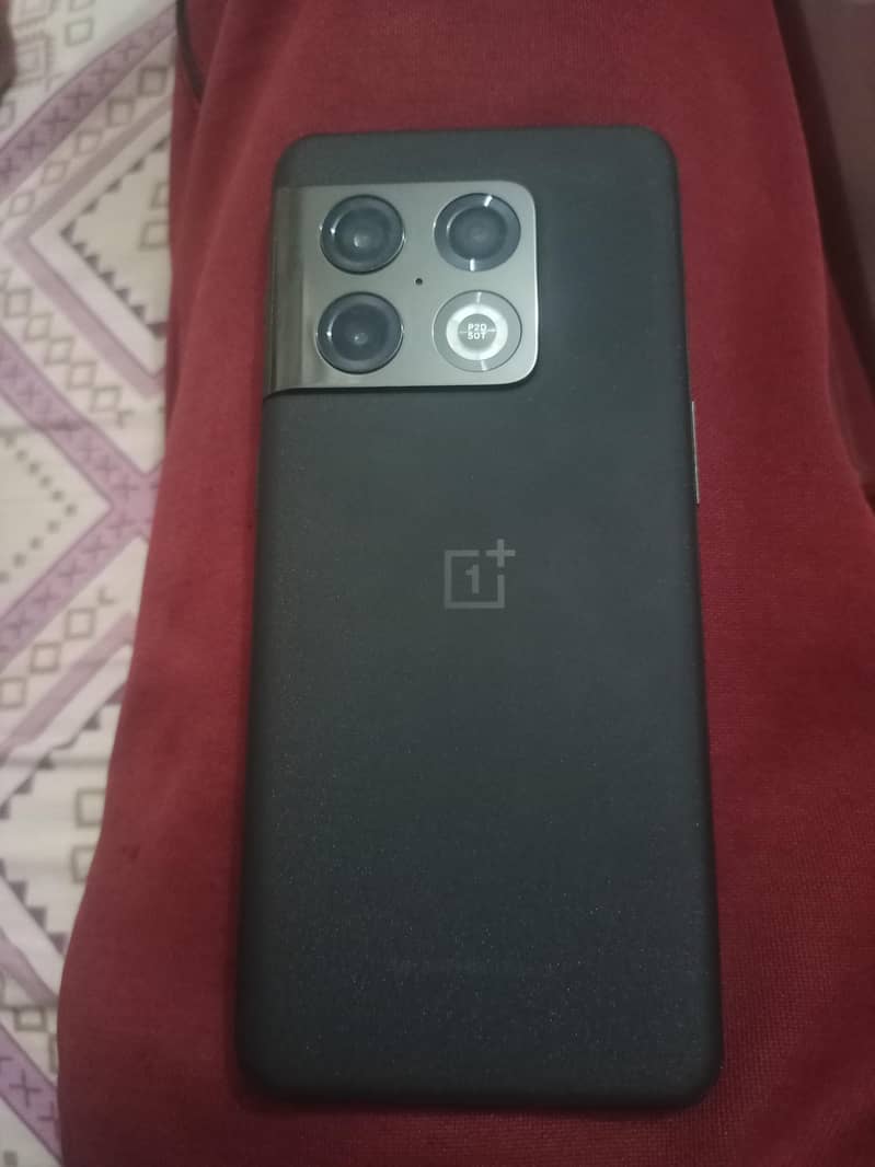 One Plus 10 Pro 1