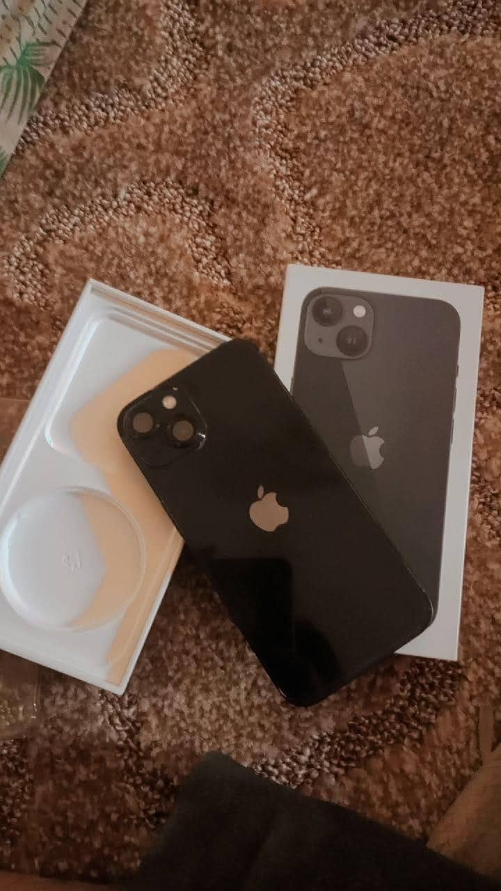 Apple iPhone 13 0