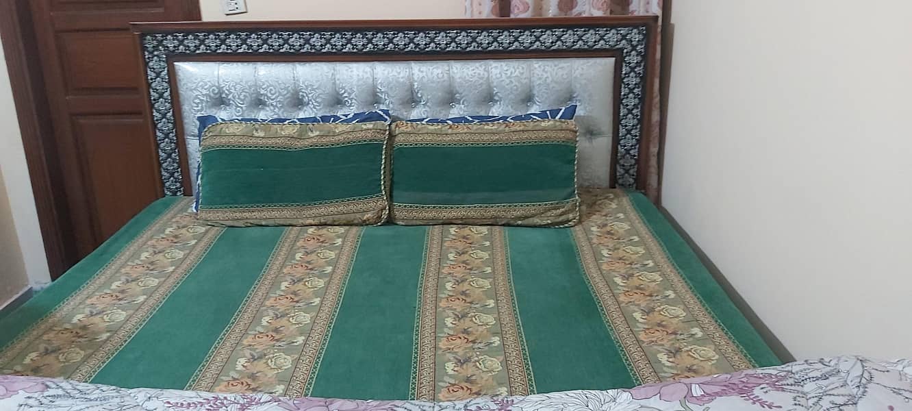 double bed/single beds 1