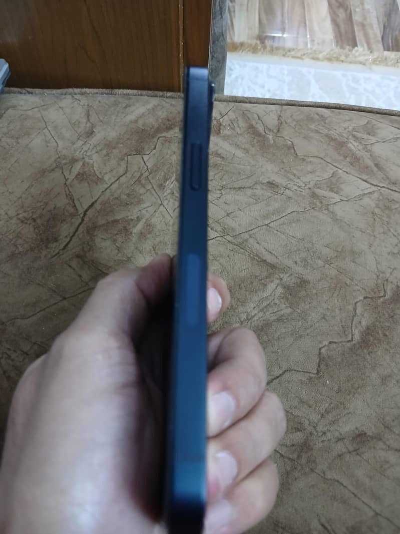 Apple iPhone 13 3