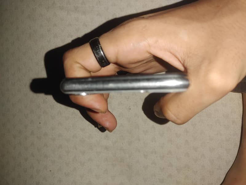 Apple iPhone X 3