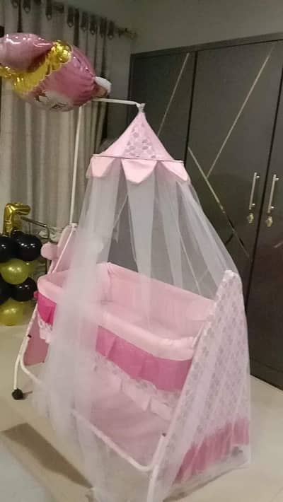 baby cot
