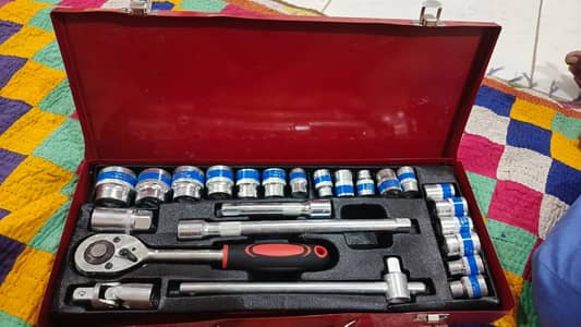 Set of 24 socket wrench set + hydraulic crimping tool. YQK —300