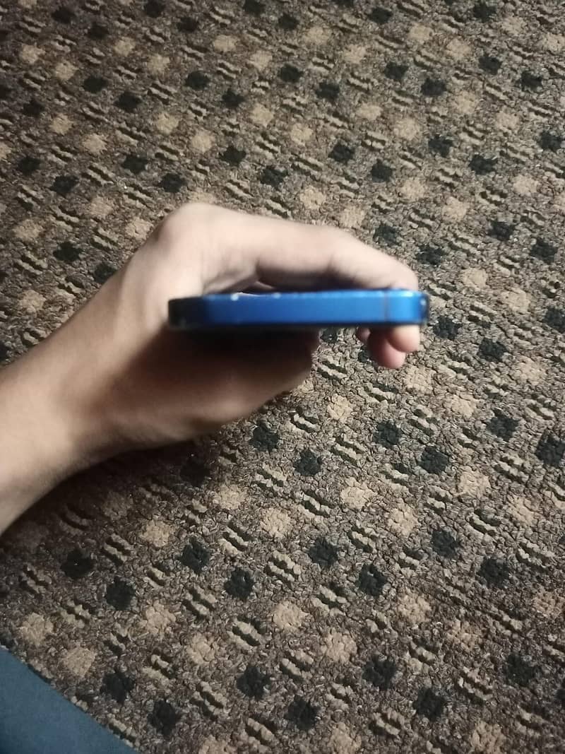 Apple iPhone 12 mini 1