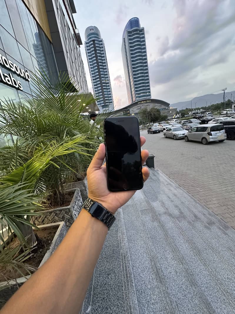 Apple iPhone 7 3