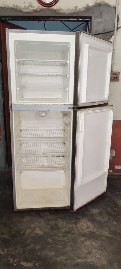 Electrolux Medium size Refrigerator