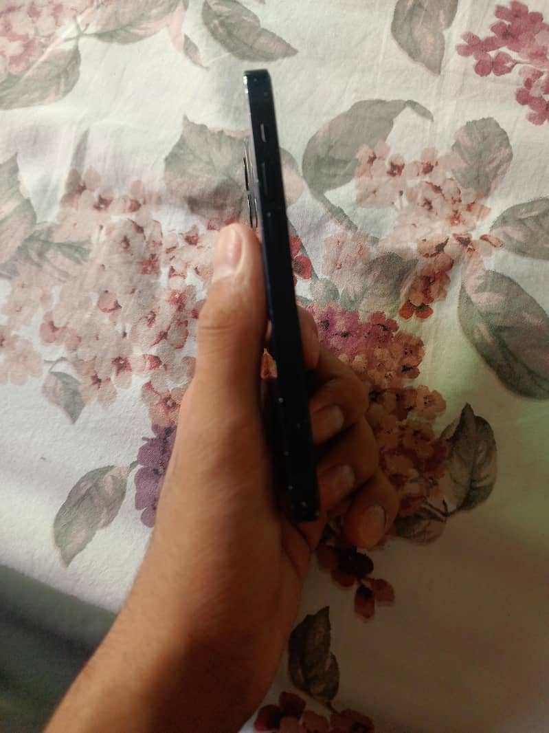 IPhone 12 mini 4