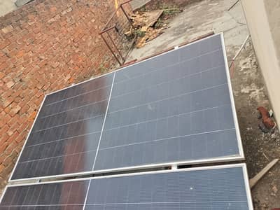 585watt 2 solar plates with inverter 1200watt