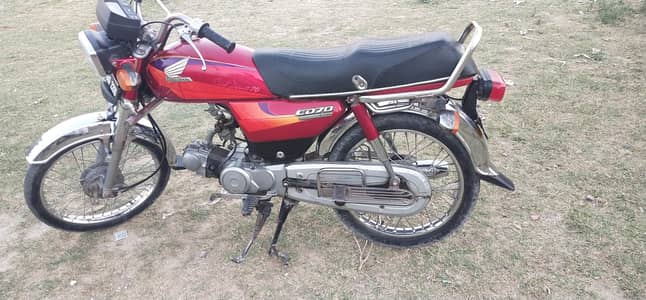 Honda CD 70 model 2004 perfect bike totally Genuine