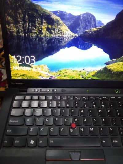Lenovo Thinkpad core i7, 3rd gen,, ,4 gb ram, ,256 gb SSD, graphics