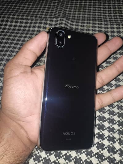 Sharp Aquos R2