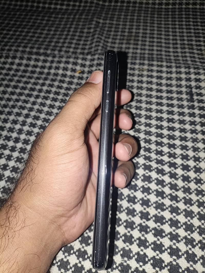 Sharp Aquos R2 1