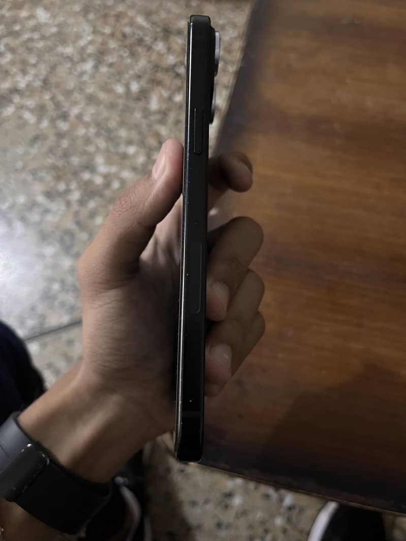 Apple iPhone 15 plus 6