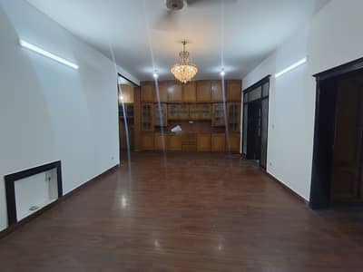 Spacious Upper Portion Is Available In G-15/2 For rent