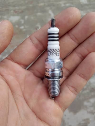 NGK IRIDIUM SPARK PLUG (HONDA CG125/CG125SE/CB125F/CG150)