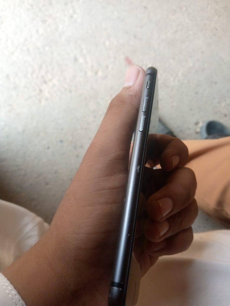 Apple iPhone 8 5