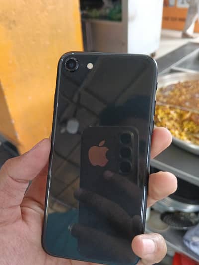 Apple iPhone SE