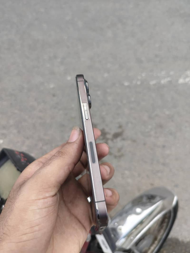 Apple iPhone 13 Pro 3