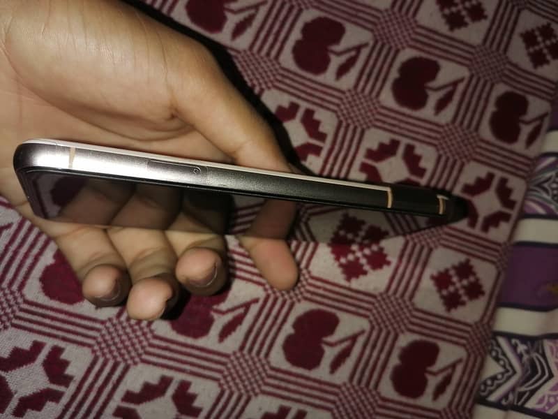 Google Pixel 8 4