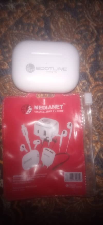 Air pods pro original price2000