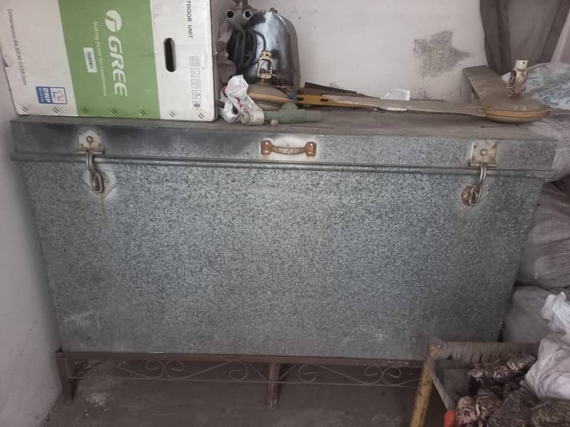 پیٹی جستی بمعہ سٹینڈ 0